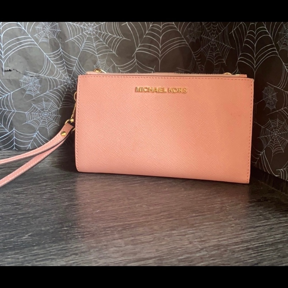 Michael Kors Jet Set Travel Wristlet Wallet